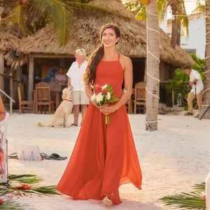 Lulu’s red strappy dress